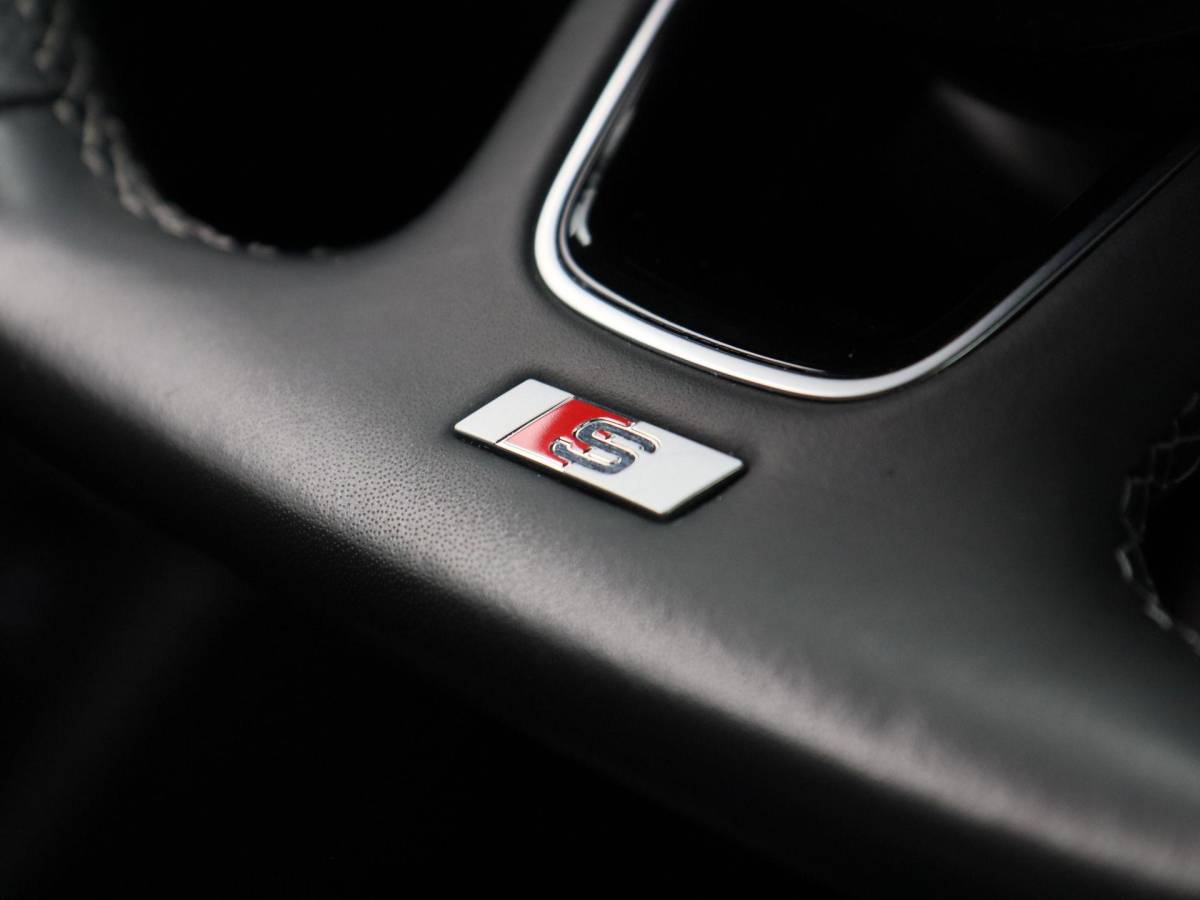 Audi A3 Audi A3 Sportback 45 TFSi e 245 Pk S line Competition | Stoelverwarming | Camera | Virtual Cockpit | CarPlay | Matrix LED | 18 Inch | 55.125 Km !!