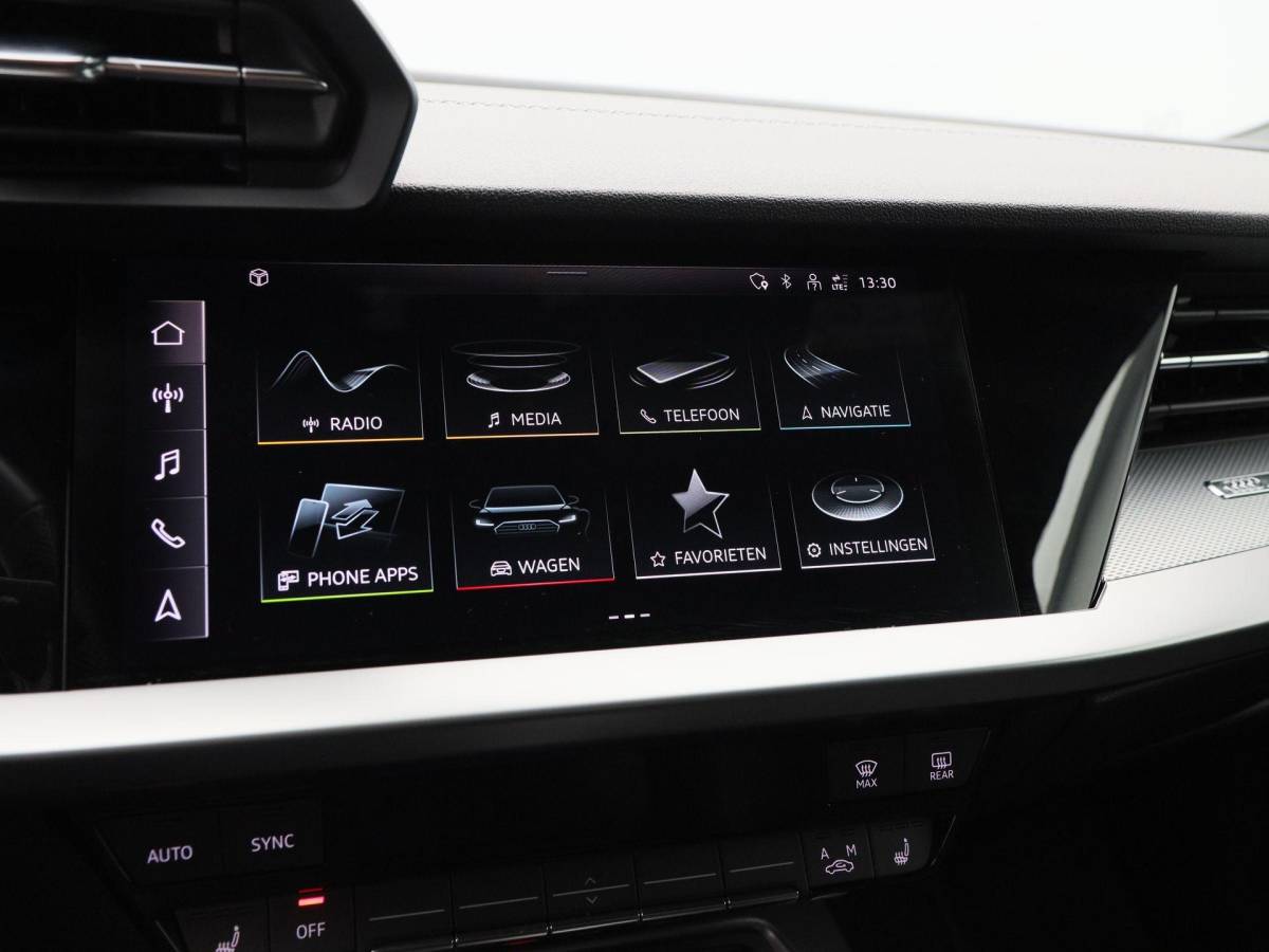 Audi A3 Audi A3 Sportback 45 TFSi e 245 Pk S line Competition | Stoelverwarming | Camera | Virtual Cockpit | CarPlay | Matrix LED | 18 Inch | 55.125 Km !!