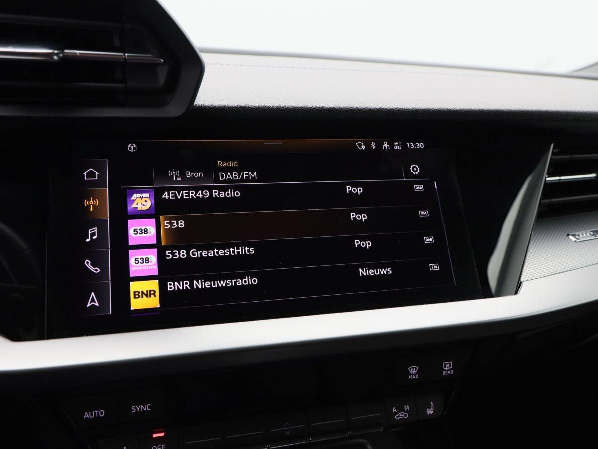 Audi A3 Audi A3 Sportback 45 TFSi e 245 Pk S line Competition | Stoelverwarming | Camera | Virtual Cockpit | CarPlay | Matrix LED | 18 Inch | 55.125 Km !!