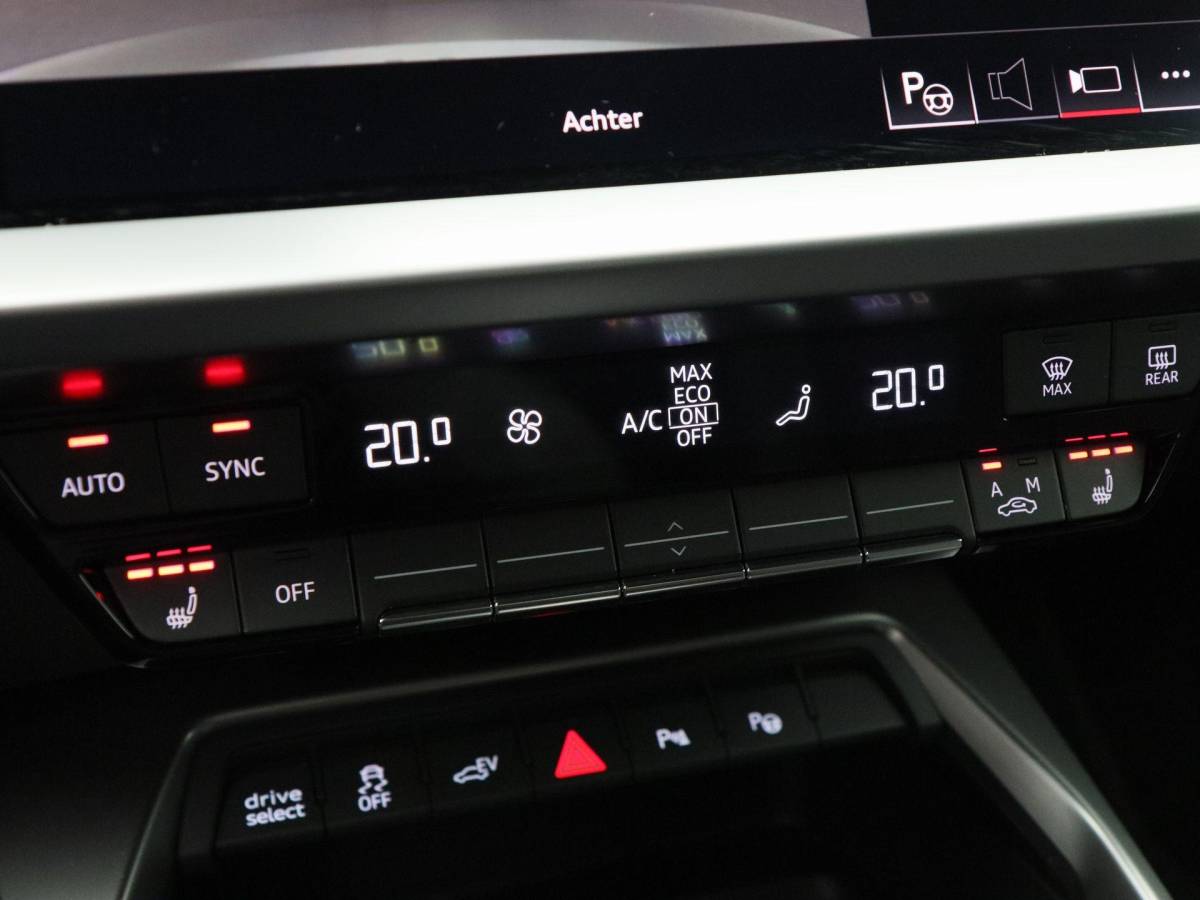 Audi A3 Audi A3 Sportback 45 TFSi e 245 Pk S line Competition | Stoelverwarming | Camera | Virtual Cockpit | CarPlay | Matrix LED | 18 Inch | 55.125 Km !!