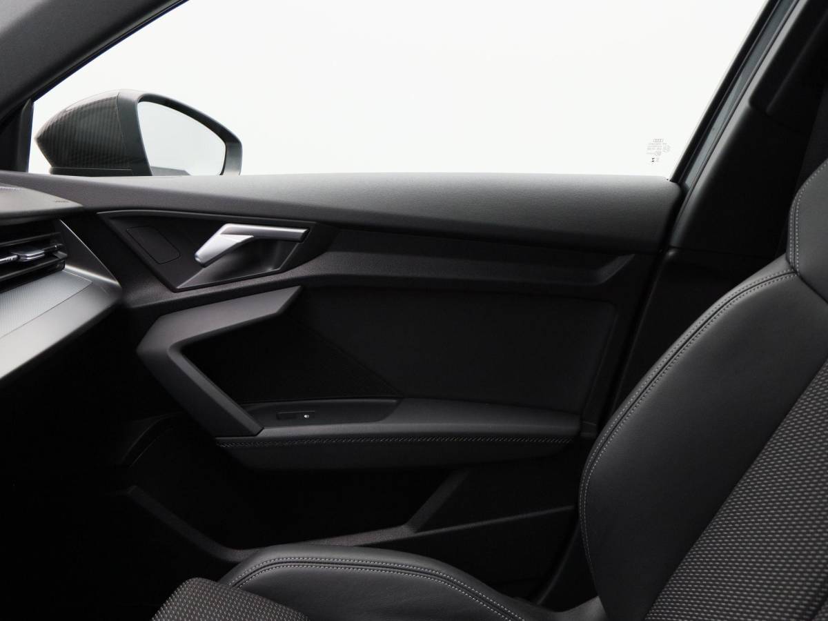 Audi A3 Audi A3 Sportback 45 TFSi e 245 Pk S line Competition | Stoelverwarming | Camera | Virtual Cockpit | CarPlay | Matrix LED | 18 Inch | 55.125 Km !!