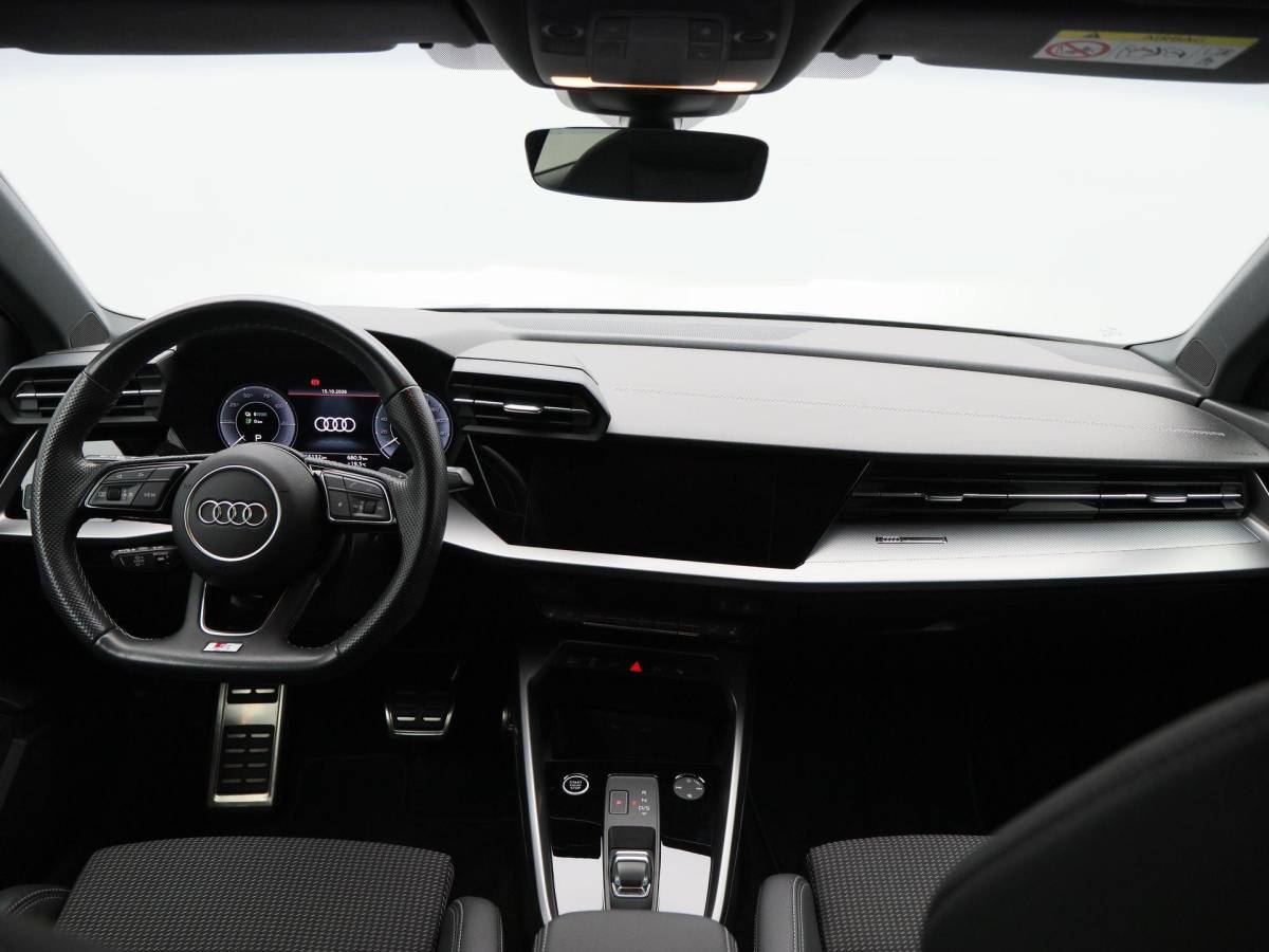 Audi A3 Audi A3 Sportback 45 TFSi e 245 Pk S line Competition | Stoelverwarming | Camera | Virtual Cockpit | CarPlay | Matrix LED | 18 Inch | 55.125 Km !!
