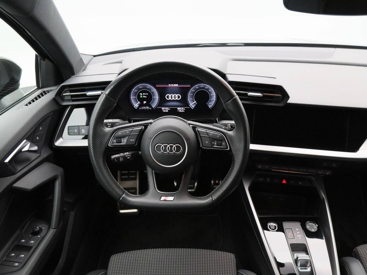 Audi A3 Audi A3 Sportback 45 TFSi e 245 Pk S line Competition | Stoelverwarming | Camera | Virtual Cockpit | CarPlay | Matrix LED | 18 Inch | 55.125 Km !!