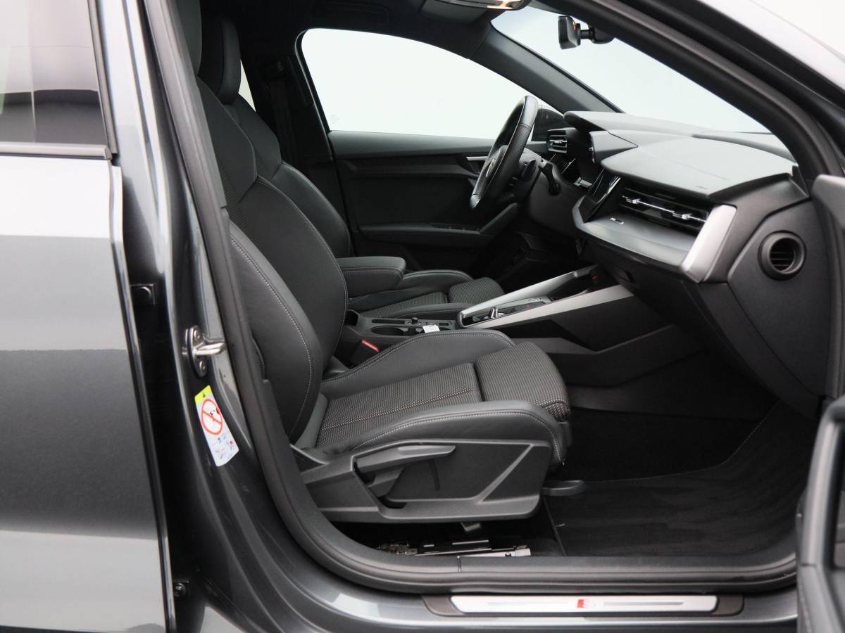 Audi A3 Audi A3 Sportback 45 TFSi e 245 Pk S line Competition | Stoelverwarming | Camera | Virtual Cockpit | CarPlay | Matrix LED | 18 Inch | 55.125 Km !!