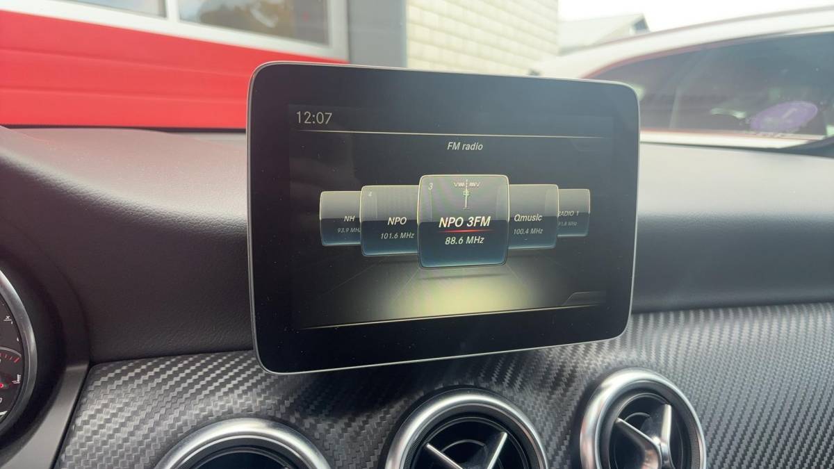 Mercedes-Benz A-Klasse Mercedes-Benz A-klasse 160 AMG Night Edition TREKHAAK / FULL LED / PARKEERSENSOREN / NAVI / AIRCO / PDC / BLUETOOTH / CRUISE / NL-AUTO