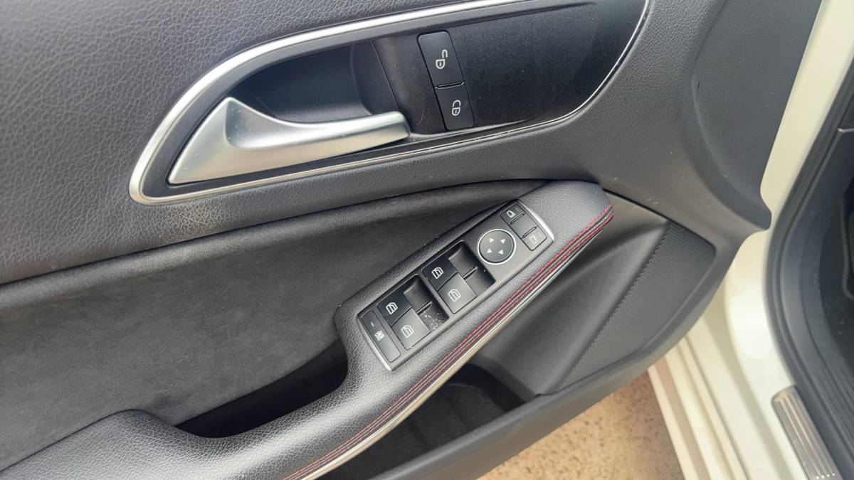 Mercedes-Benz A-Klasse Mercedes-Benz A-klasse 160 AMG Night Edition TREKHAAK / FULL LED / PARKEERSENSOREN / NAVI / AIRCO / PDC / BLUETOOTH / CRUISE / NL-AUTO