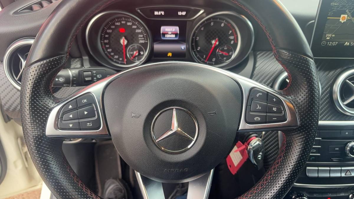 Mercedes-Benz A-Klasse Mercedes-Benz A-klasse 160 AMG Night Edition TREKHAAK / FULL LED / PARKEERSENSOREN / NAVI / AIRCO / PDC / BLUETOOTH / CRUISE / NL-AUTO