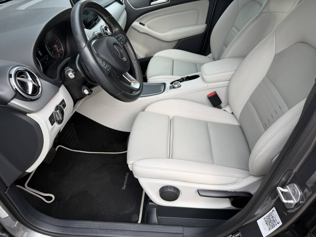 Mercedes-Benz B-Klasse Mercedes-Benz B-klasse 180 Ambition / Automaat / Sensoren V+A / Stoelverwarming /