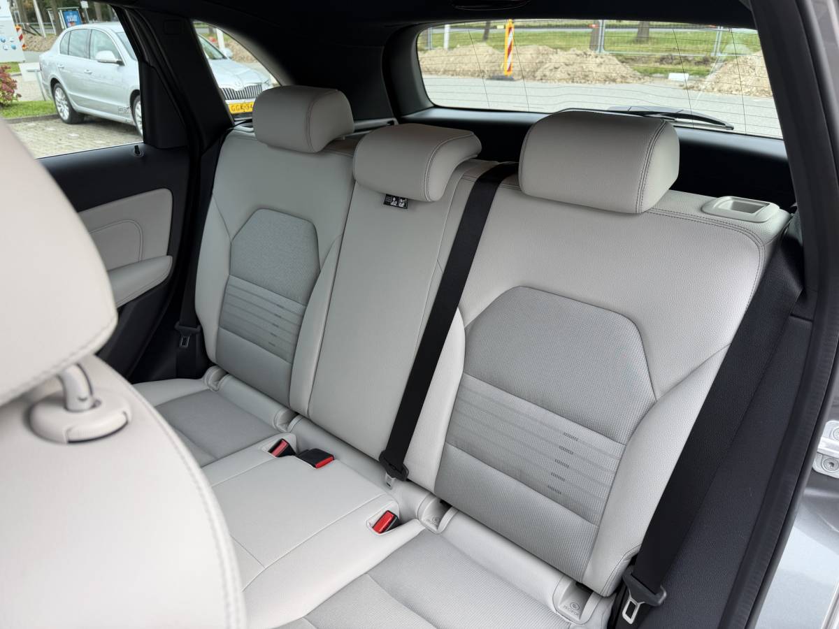 Mercedes-Benz B-Klasse Mercedes-Benz B-klasse 180 Ambition / Automaat / Sensoren V+A / Stoelverwarming /