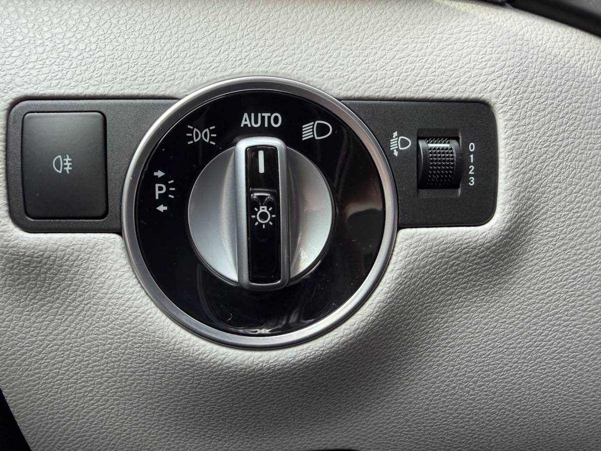 Mercedes-Benz B-Klasse Mercedes-Benz B-klasse 180 Ambition / Automaat / Sensoren V+A / Stoelverwarming /