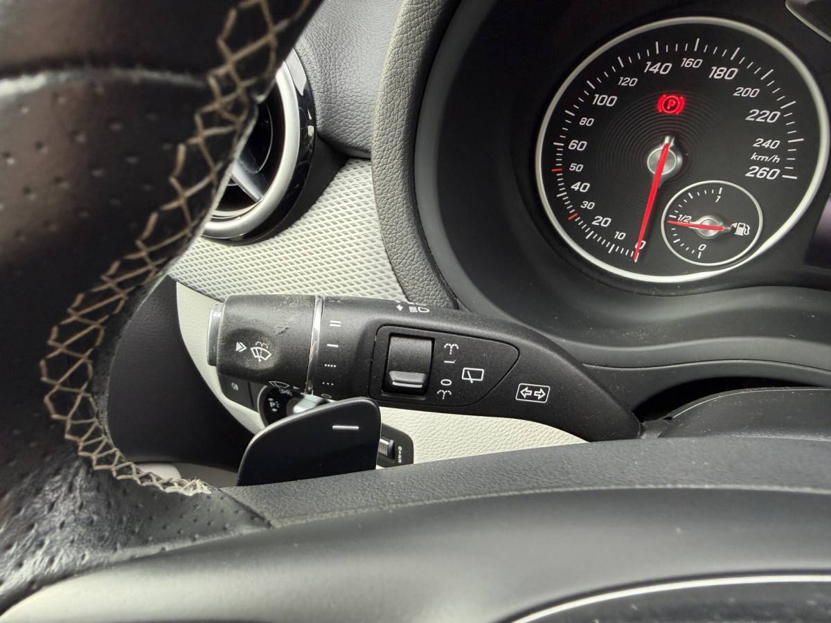 Mercedes-Benz B-Klasse Mercedes-Benz B-klasse 180 Ambition / Automaat / Sensoren V+A / Stoelverwarming /