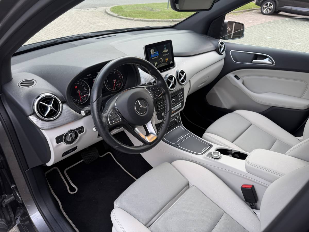 Mercedes-Benz B-Klasse Mercedes-Benz B-klasse 180 Ambition / Automaat / Sensoren V+A / Stoelverwarming /