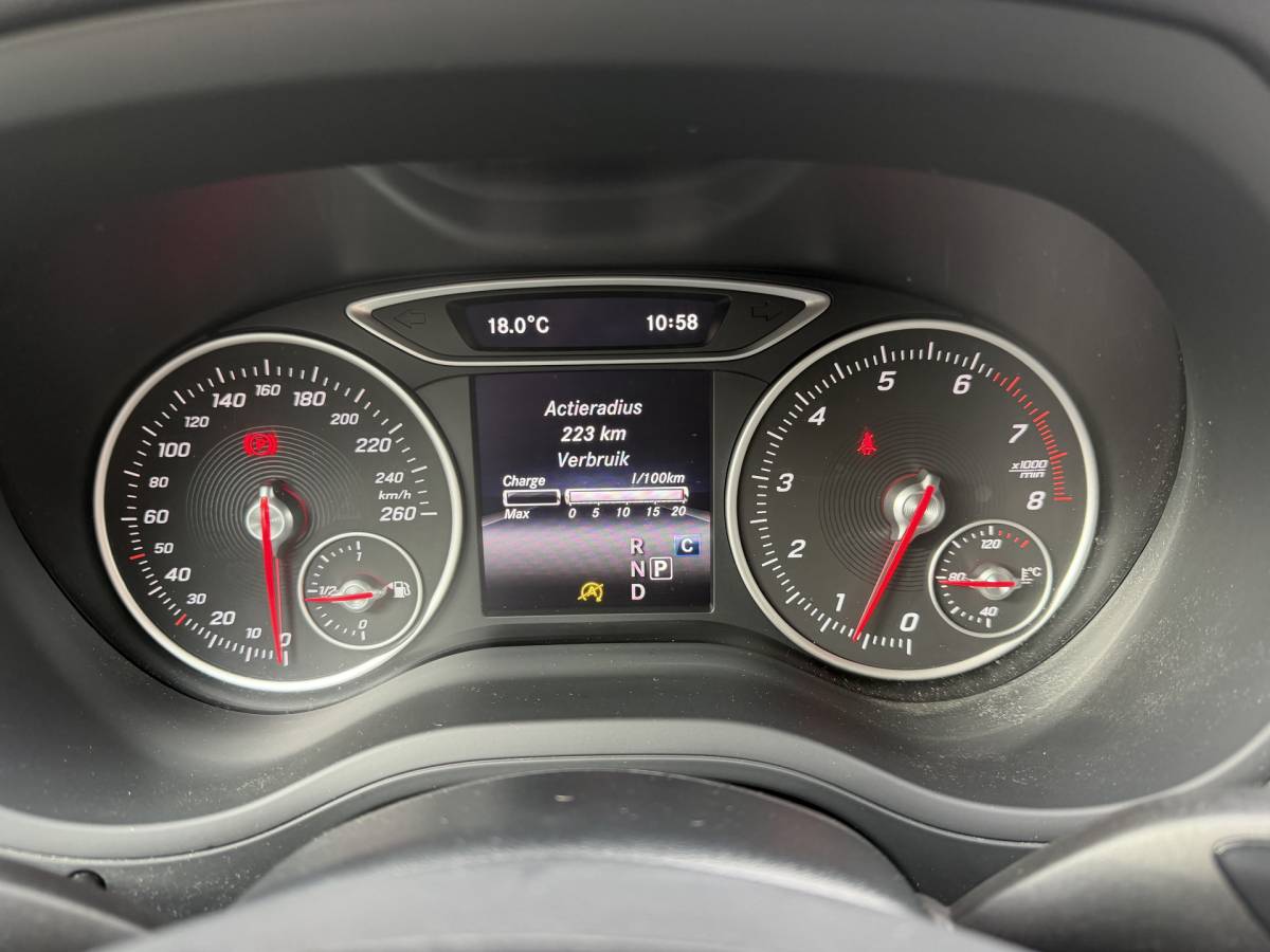 Mercedes-Benz B-Klasse Mercedes-Benz B-klasse 180 Ambition / Automaat / Sensoren V+A / Stoelverwarming /