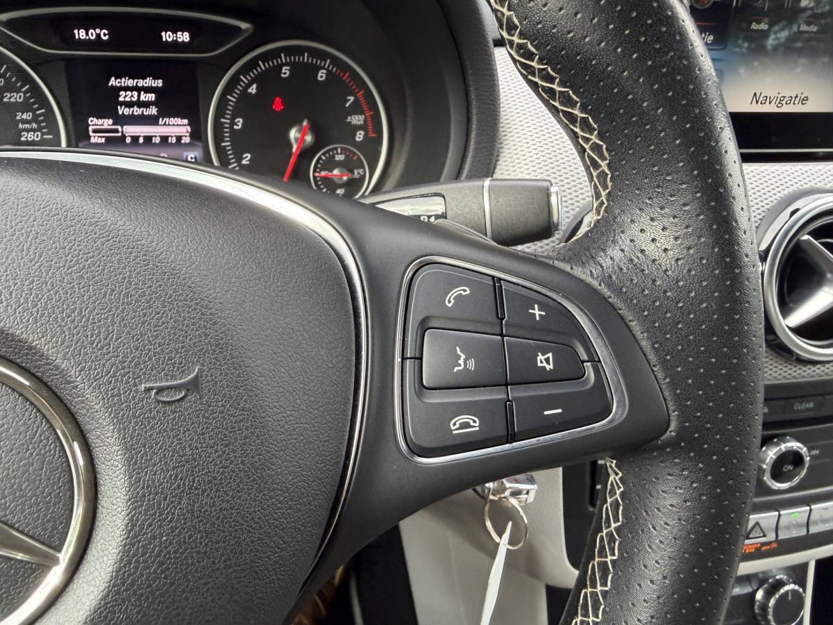 Mercedes-Benz B-Klasse Mercedes-Benz B-klasse 180 Ambition / Automaat / Sensoren V+A / Stoelverwarming /