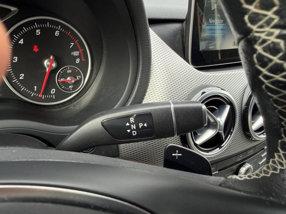 Mercedes-Benz B-Klasse Mercedes-Benz B-klasse 180 Ambition / Automaat / Sensoren V+A / Stoelverwarming /