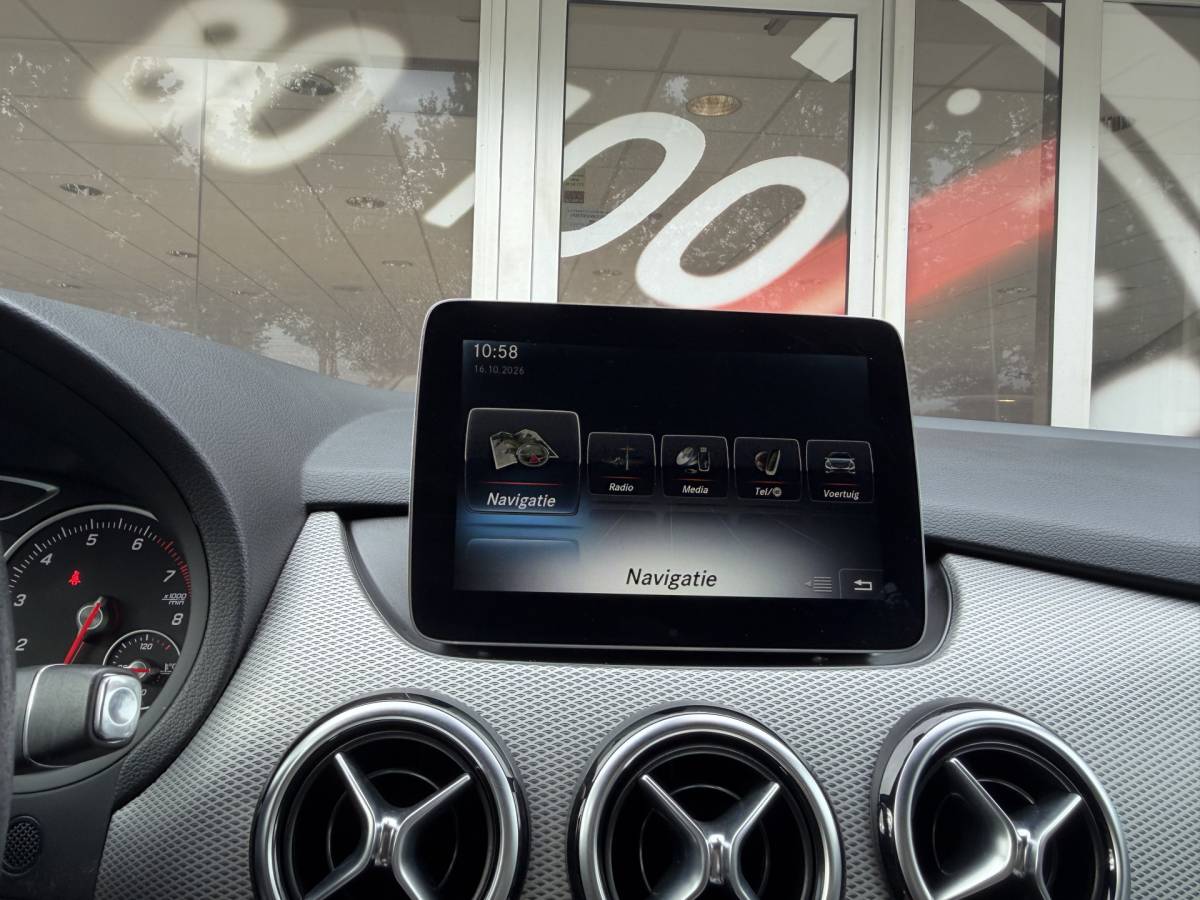 Mercedes-Benz B-Klasse Mercedes-Benz B-klasse 180 Ambition / Automaat / Sensoren V+A / Stoelverwarming /