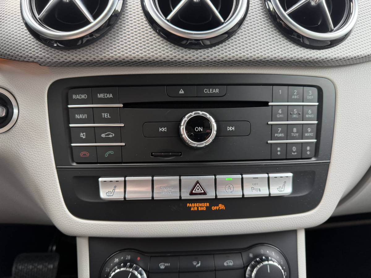 Mercedes-Benz B-Klasse Mercedes-Benz B-klasse 180 Ambition / Automaat / Sensoren V+A / Stoelverwarming /