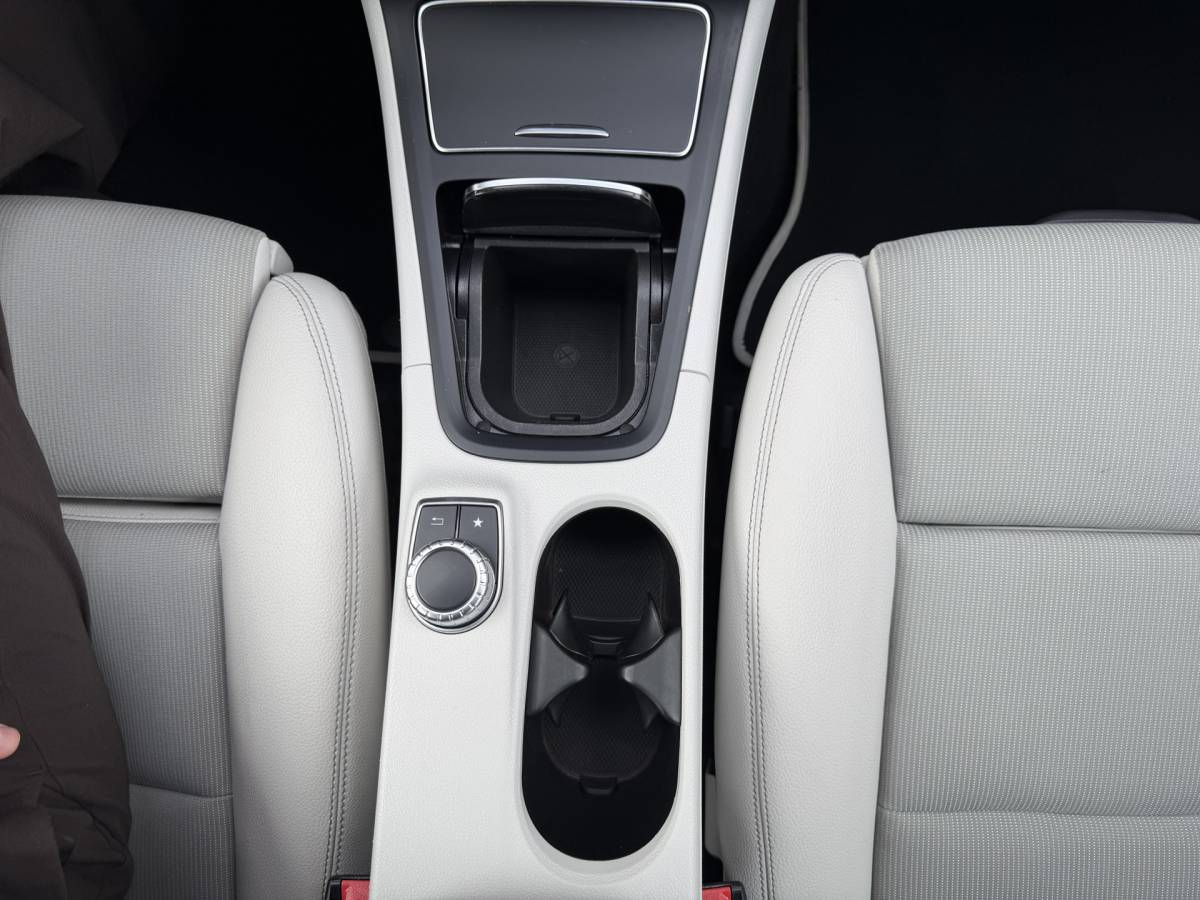 Mercedes-Benz B-Klasse Mercedes-Benz B-klasse 180 Ambition / Automaat / Sensoren V+A / Stoelverwarming /