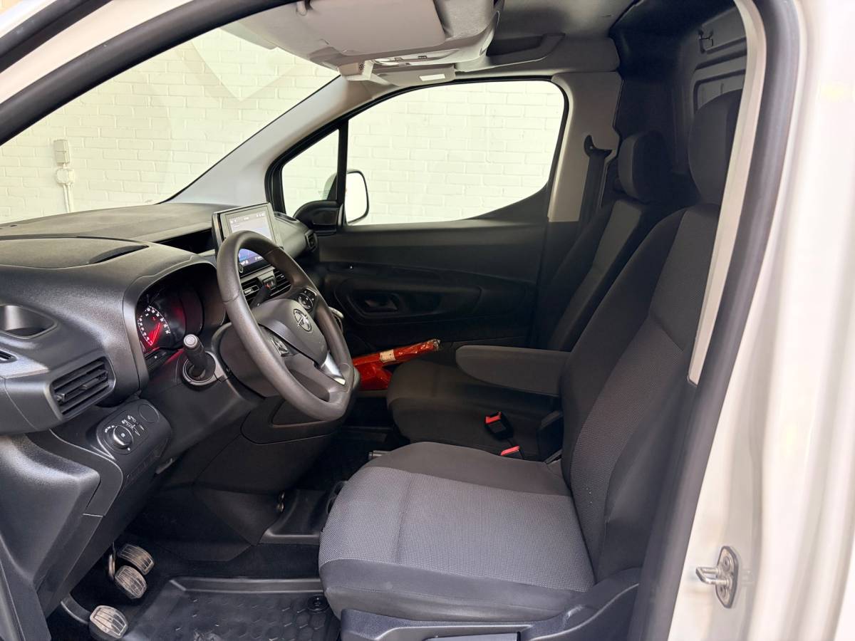 Opel Combo Opel Combo 1.5D 102pk euro6 L1H1 Edition, Kasten, Trekhaak, Airco, Navigatie, CruiseControl, RIJKLAARPRIJS!