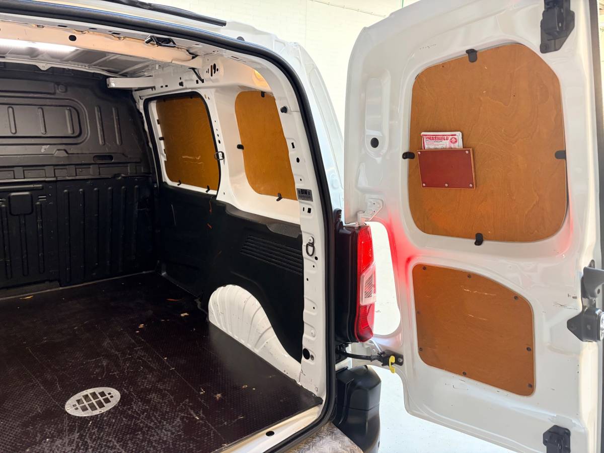 Opel Combo Opel Combo 1.5D 102pk euro6 L1H1 Edition, Kasten, Trekhaak, Airco, Navigatie, CruiseControl, RIJKLAARPRIJS!