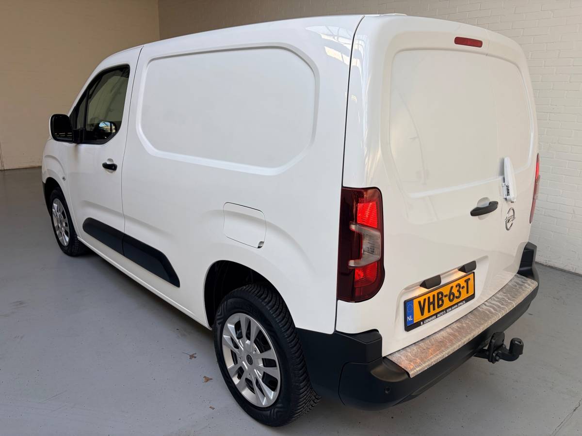 Opel Combo Opel Combo 1.5D 102pk euro6 L1H1 Edition, Kasten, Trekhaak, Airco, Navigatie, CruiseControl, RIJKLAARPRIJS!