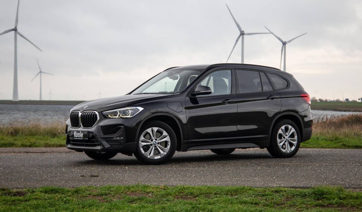 BMW X1 BMW X1 xDrive25e Executive TREKHAAK / CARPLAY / CAMERA / AIRCO / CRUISE CONTROLE / PHEV