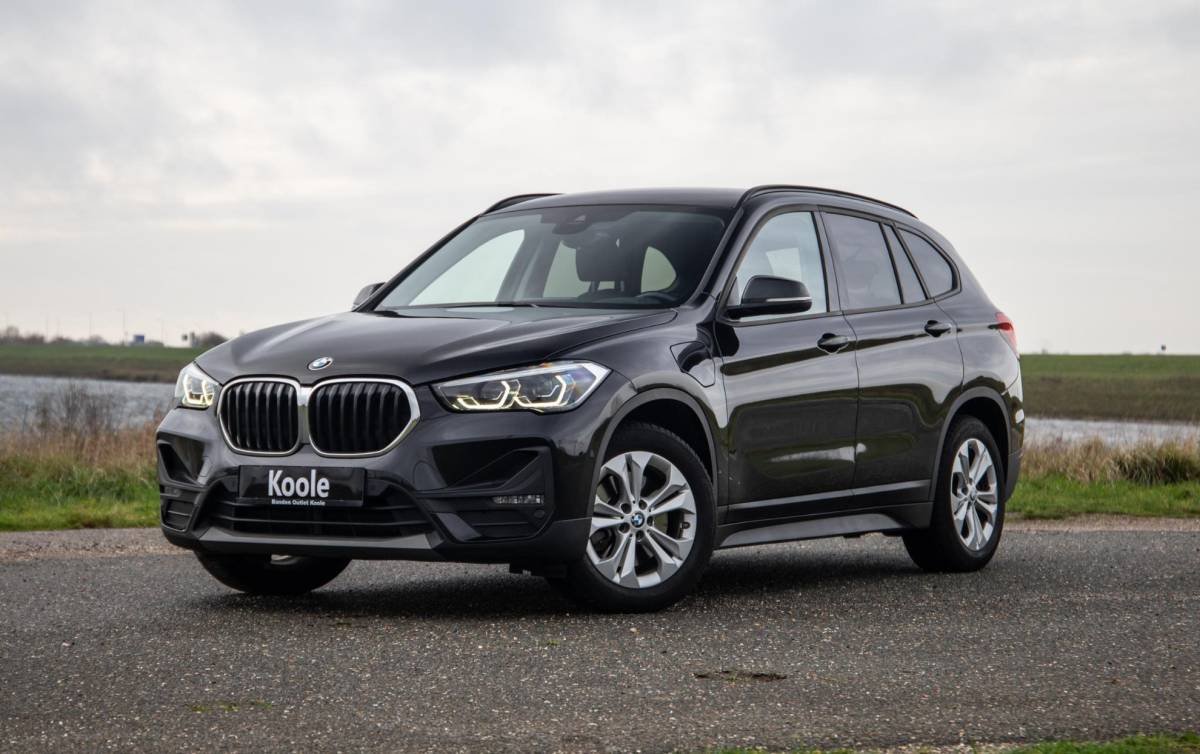 BMW X1 BMW X1 xDrive25e Executive TREKHAAK / CARPLAY / CAMERA / AIRCO / CRUISE CONTROLE / PHEV