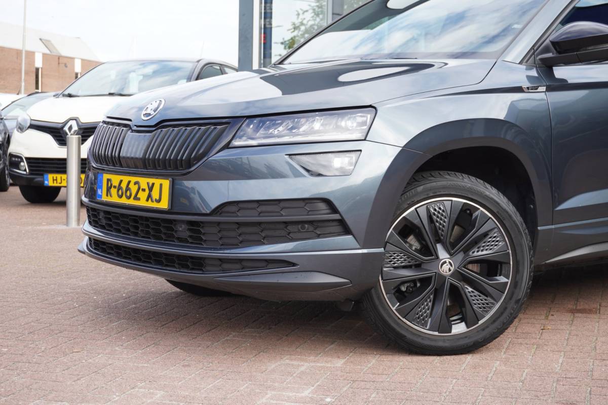 Škoda Karoq Skoda Karoq 1.5 TSI ACT Sportline Business Automaat | Carplay | Elek. pakket | Vol opties | 2022 | Facelift | Inruil mogelijk