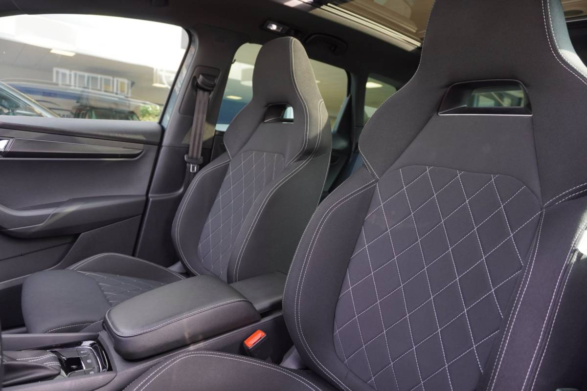 Škoda Karoq Skoda Karoq 1.5 TSI ACT Sportline Business Automaat | Carplay | Elek. pakket | Vol opties | 2022 | Facelift | Inruil mogelijk