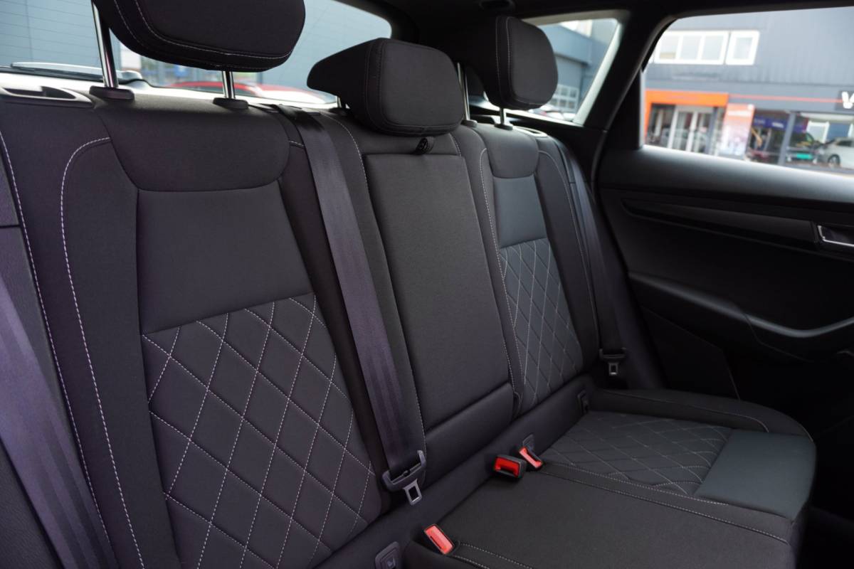 Škoda Karoq Skoda Karoq 1.5 TSI ACT Sportline Business Automaat | Carplay | Elek. pakket | Vol opties | 2022 | Facelift | Inruil mogelijk