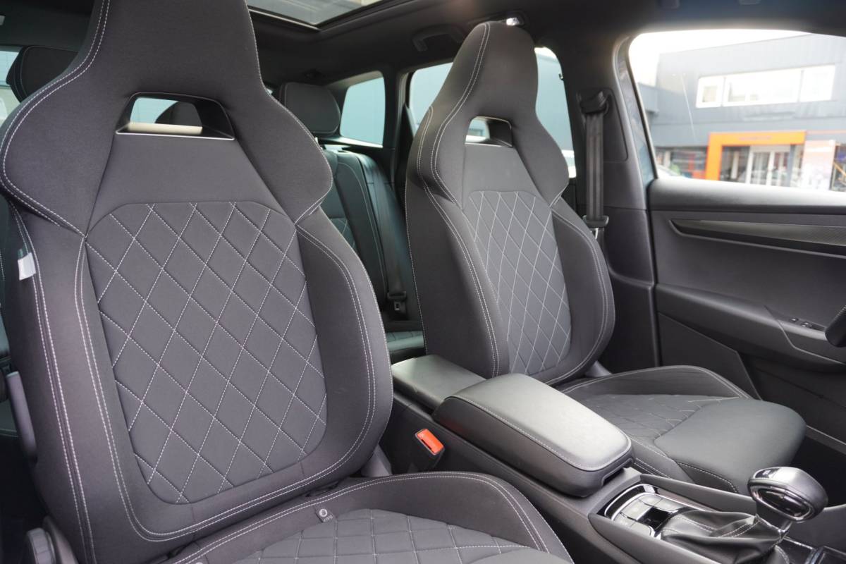 Škoda Karoq Skoda Karoq 1.5 TSI ACT Sportline Business Automaat | Carplay | Elek. pakket | Vol opties | 2022 | Facelift | Inruil mogelijk