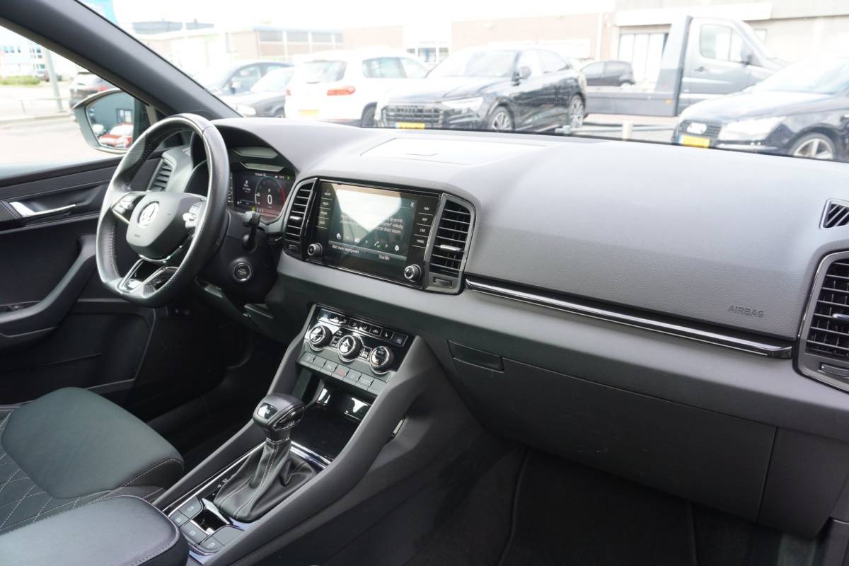 Škoda Karoq Skoda Karoq 1.5 TSI ACT Sportline Business Automaat | Carplay | Elek. pakket | Vol opties | 2022 | Facelift | Inruil mogelijk