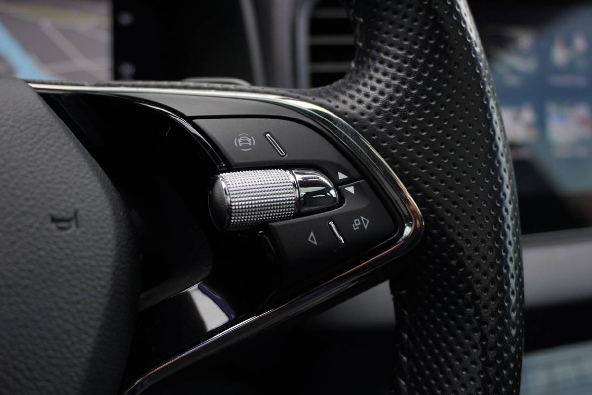 Škoda Karoq Skoda Karoq 1.5 TSI ACT Sportline Business Automaat | Carplay | Elek. pakket | Vol opties | 2022 | Facelift | Inruil mogelijk