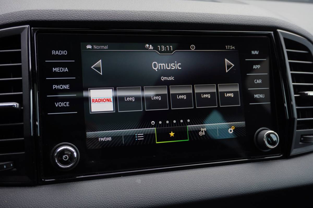 Škoda Karoq Skoda Karoq 1.5 TSI ACT Sportline Business Automaat | Carplay | Elek. pakket | Vol opties | 2022 | Facelift | Inruil mogelijk