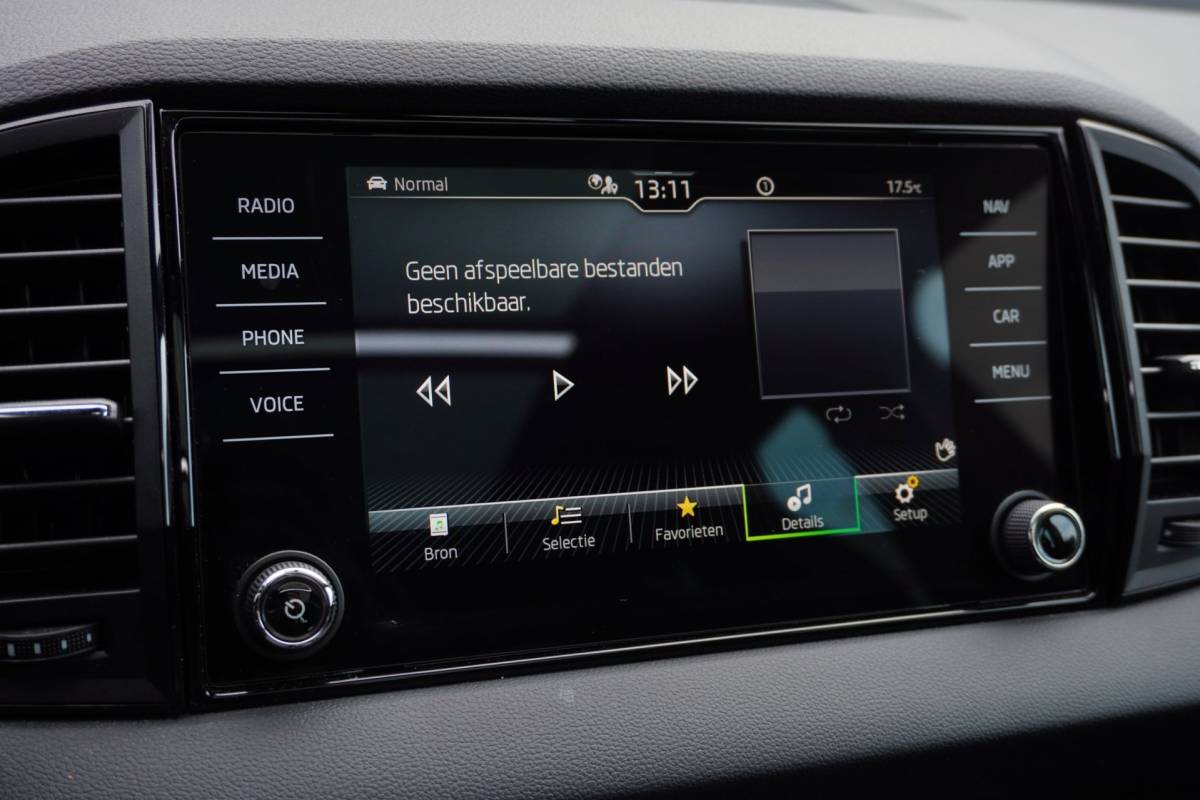 Škoda Karoq Skoda Karoq 1.5 TSI ACT Sportline Business Automaat | Carplay | Elek. pakket | Vol opties | 2022 | Facelift | Inruil mogelijk