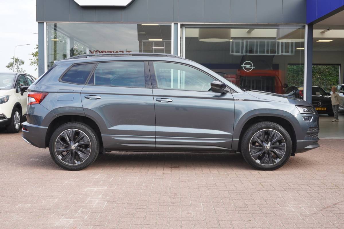 Škoda Karoq Skoda Karoq 1.5 TSI ACT Sportline Business Automaat | Carplay | Elek. pakket | Vol opties | 2022 | Facelift | Inruil mogelijk