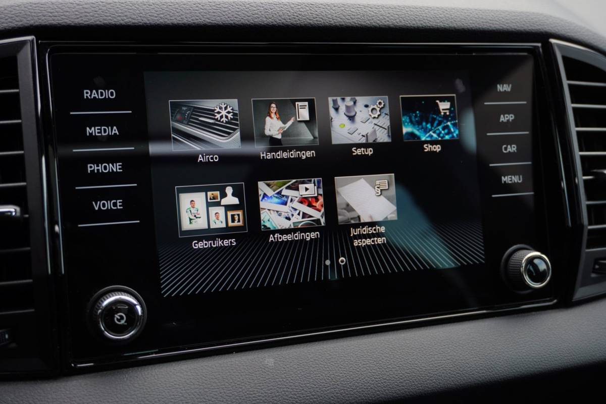 Škoda Karoq Skoda Karoq 1.5 TSI ACT Sportline Business Automaat | Carplay | Elek. pakket | Vol opties | 2022 | Facelift | Inruil mogelijk