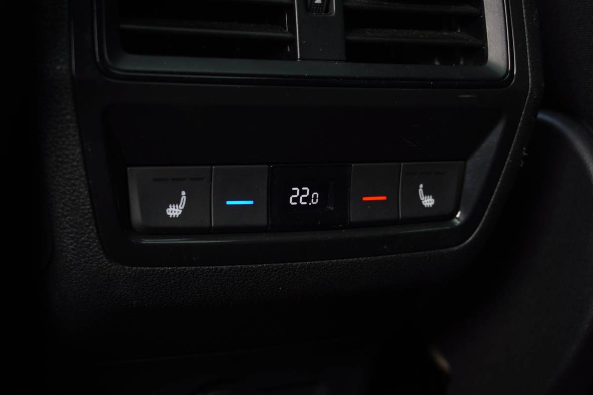 Škoda Karoq Skoda Karoq 1.5 TSI ACT Sportline Business Automaat | Carplay | Elek. pakket | Vol opties | 2022 | Facelift | Inruil mogelijk