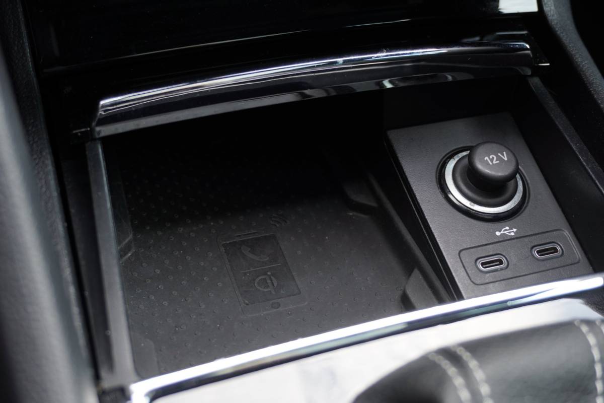 Škoda Karoq Skoda Karoq 1.5 TSI ACT Sportline Business Automaat | Carplay | Elek. pakket | Vol opties | 2022 | Facelift | Inruil mogelijk