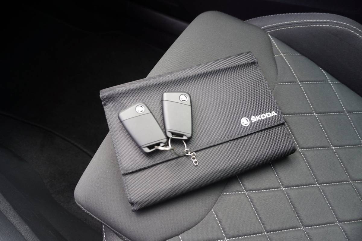 Škoda Karoq Skoda Karoq 1.5 TSI ACT Sportline Business Automaat | Carplay | Elek. pakket | Vol opties | 2022 | Facelift | Inruil mogelijk