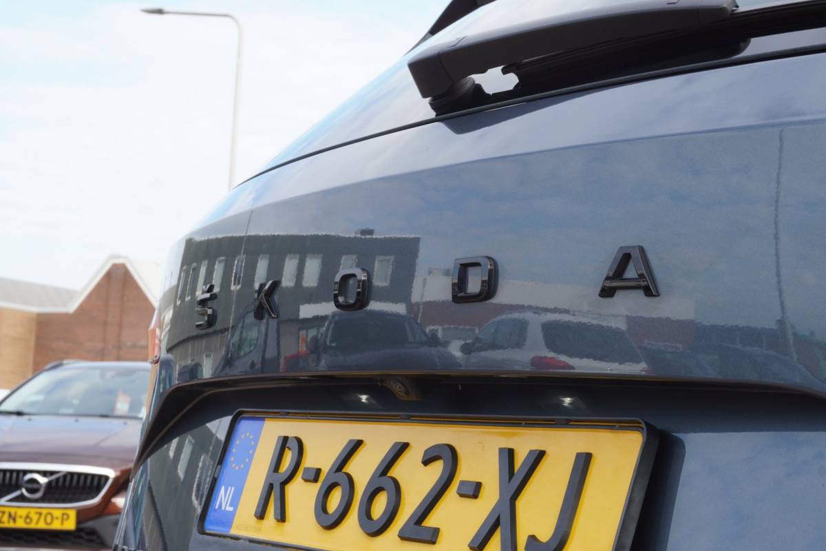 Škoda Karoq Skoda Karoq 1.5 TSI ACT Sportline Business Automaat | Carplay | Elek. pakket | Vol opties | 2022 | Facelift | Inruil mogelijk