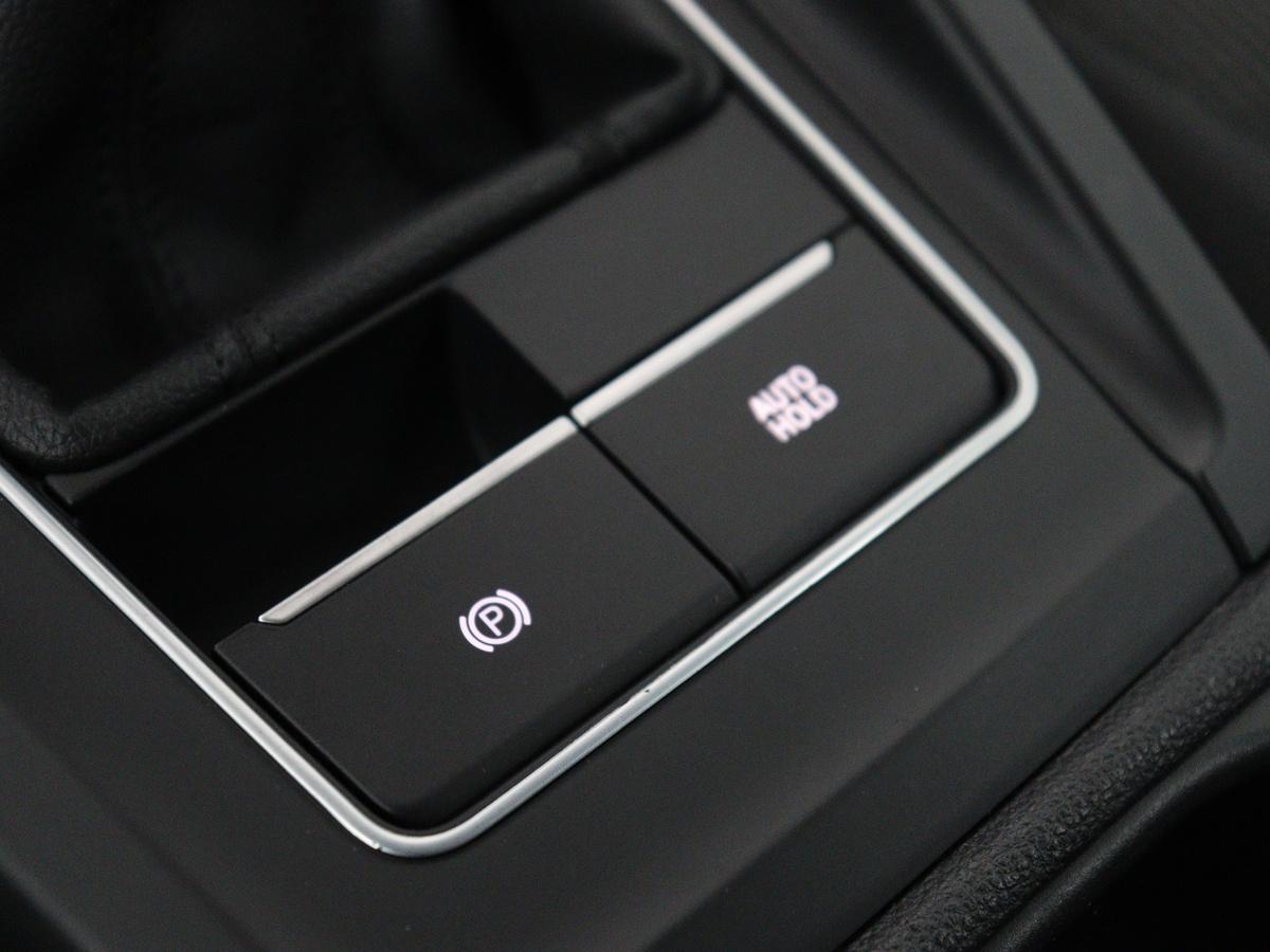 Volkswagen Golf Volkswagen Golf Variant 1.0 TSI Golf | Adaptive cruise | Bluetooth |  Virtueel dashboard | Climate control | Park assist | Trekhaak | 17″ velgen