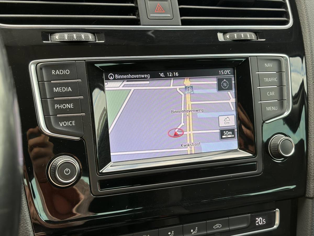 Volkswagen Golf Volkswagen Golf 1.4 TSI ACT Highline ✓1e Eigenaar✓Navi✓Trekhaak✓Clima✓Cruise✓Pdc V+A✓Recent beurt gehad✓6 Bak✓141pk✓18” lm velgen✓N.A.P✓Apk tot 02-2027