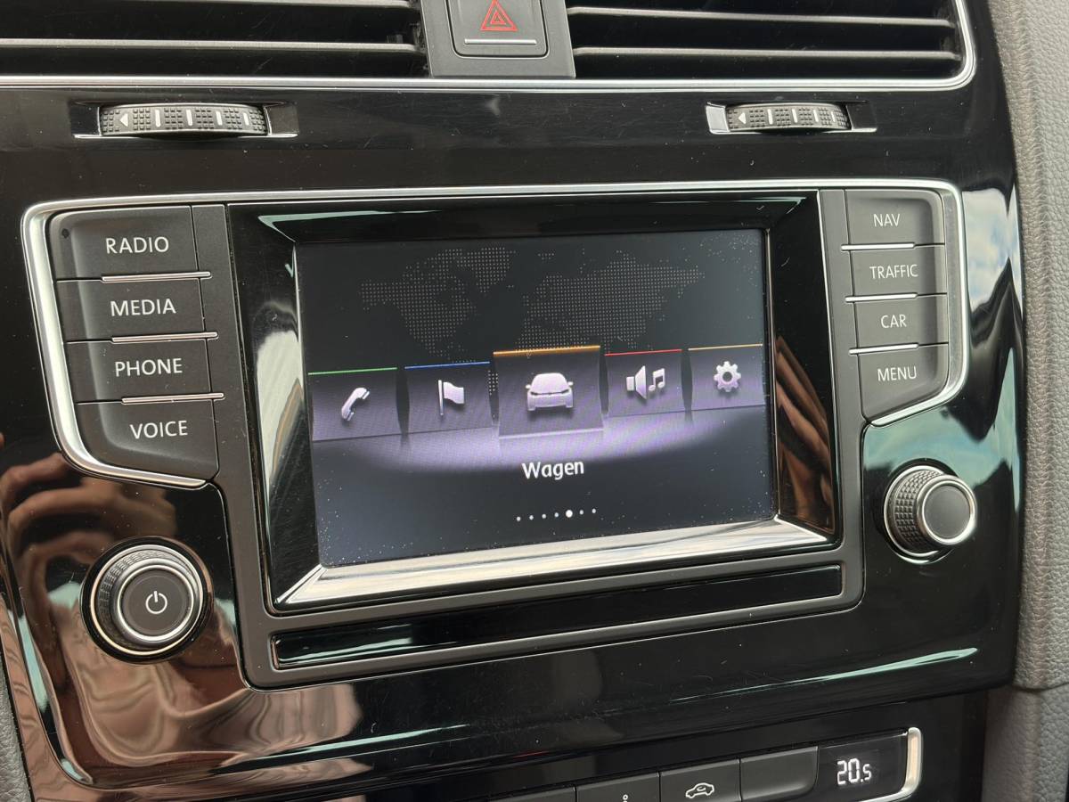Volkswagen Golf Volkswagen Golf 1.4 TSI ACT Highline ✓1e Eigenaar✓Navi✓Trekhaak✓Clima✓Cruise✓Pdc V+A✓Recent beurt gehad✓6 Bak✓141pk✓18” lm velgen✓N.A.P✓Apk tot 02-2027