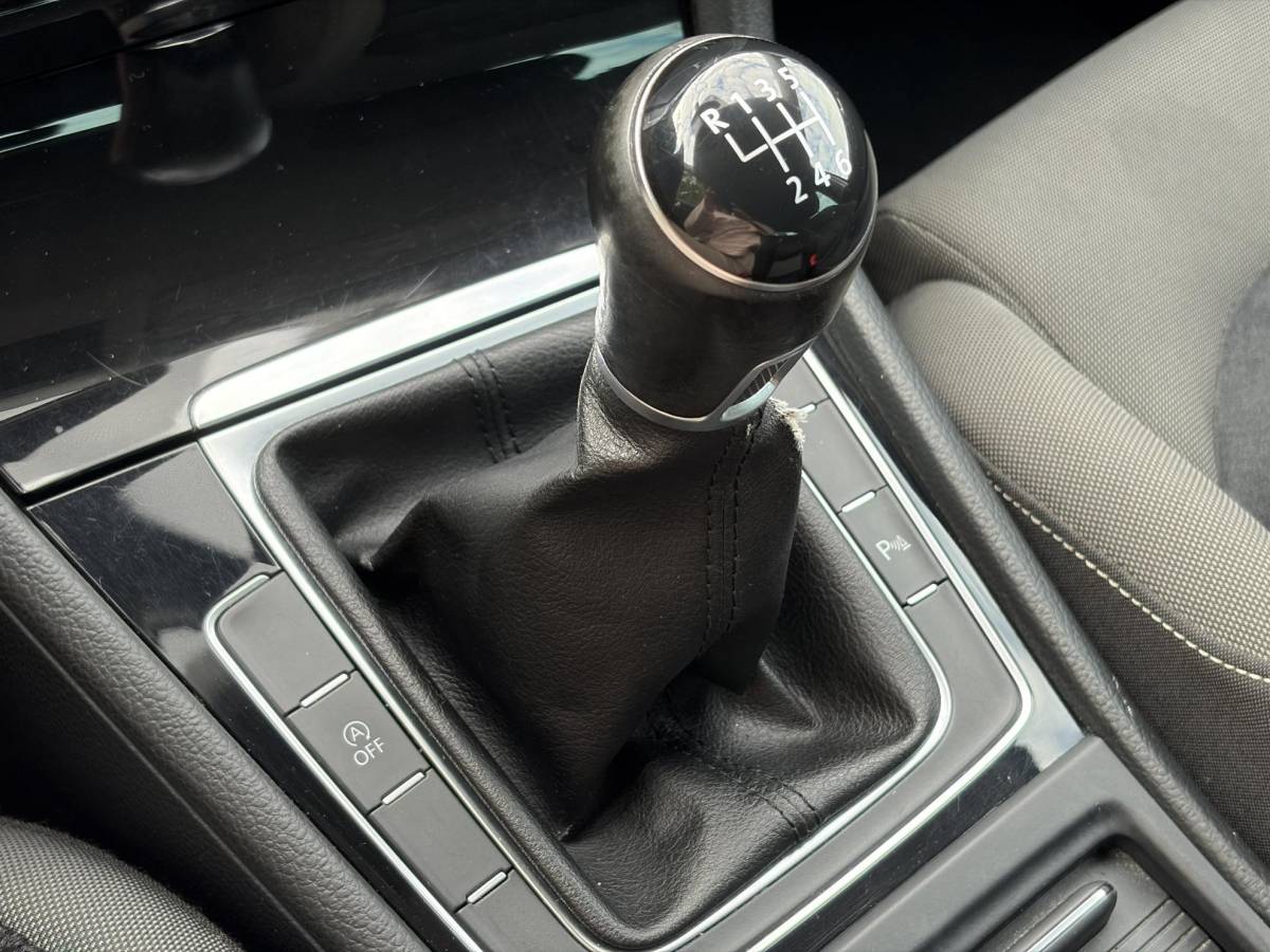 Volkswagen Golf Volkswagen Golf 1.4 TSI ACT Highline ✓1e Eigenaar✓Navi✓Trekhaak✓Clima✓Cruise✓Pdc V+A✓Recent beurt gehad✓6 Bak✓141pk✓18” lm velgen✓N.A.P✓Apk tot 02-2027