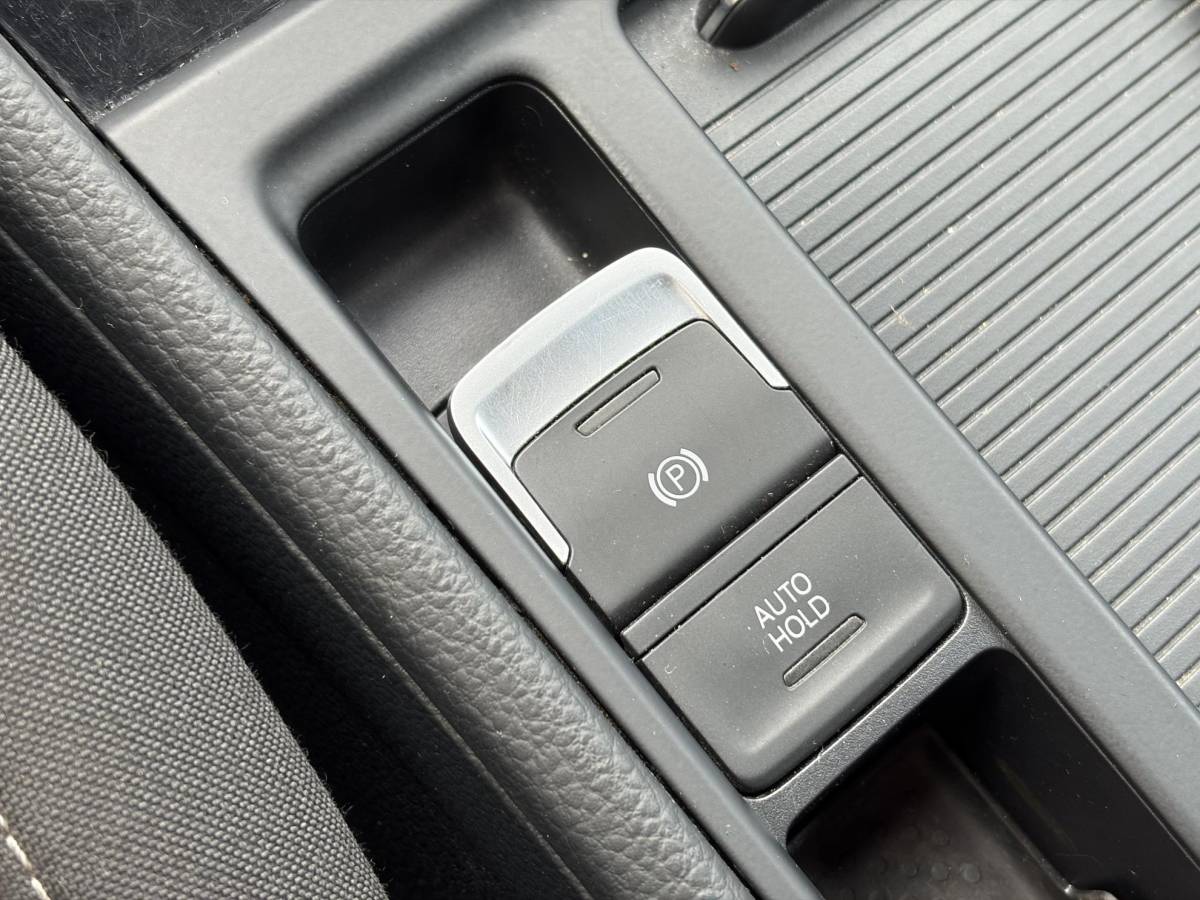 Volkswagen Golf Volkswagen Golf 1.4 TSI ACT Highline ✓1e Eigenaar✓Navi✓Trekhaak✓Clima✓Cruise✓Pdc V+A✓Recent beurt gehad✓6 Bak✓141pk✓18” lm velgen✓N.A.P✓Apk tot 02-2027