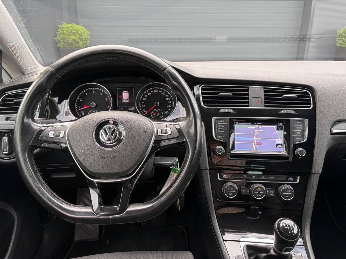 Volkswagen Golf Volkswagen Golf 1.4 TSI ACT Highline ✓1e Eigenaar✓Navi✓Trekhaak✓Clima✓Cruise✓Pdc V+A✓Recent beurt gehad✓6 Bak✓141pk✓18” lm velgen✓N.A.P✓Apk tot 02-2027