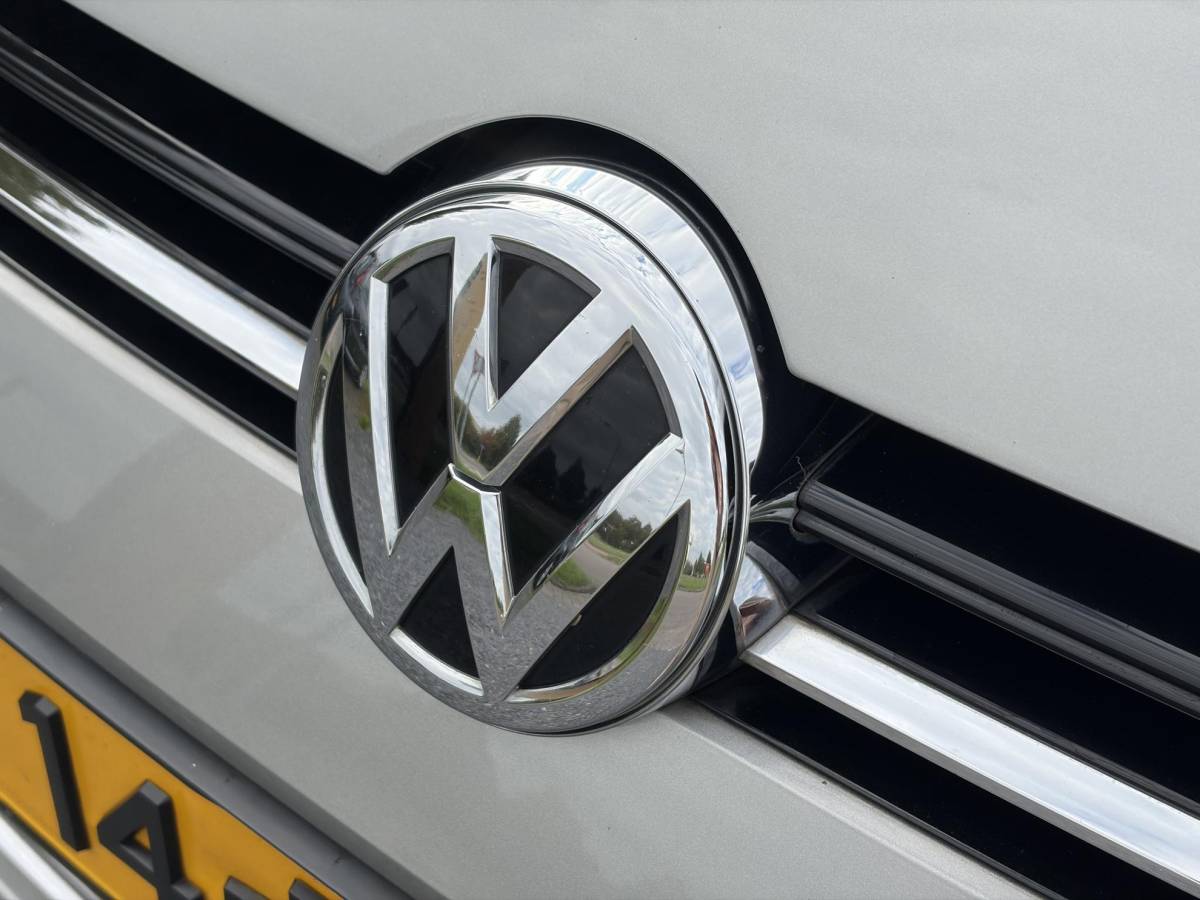 Volkswagen Golf Volkswagen Golf 1.4 TSI ACT Highline ✓1e Eigenaar✓Navi✓Trekhaak✓Clima✓Cruise✓Pdc V+A✓Recent beurt gehad✓6 Bak✓141pk✓18” lm velgen✓N.A.P✓Apk tot 02-2027