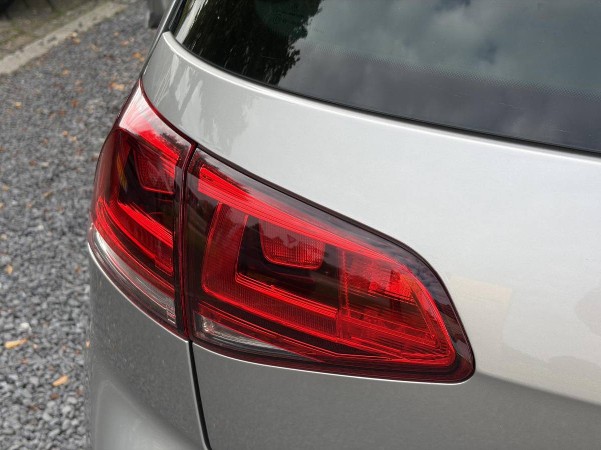 Volkswagen Golf Volkswagen Golf 1.4 TSI ACT Highline ✓1e Eigenaar✓Navi✓Trekhaak✓Clima✓Cruise✓Pdc V+A✓Recent beurt gehad✓6 Bak✓141pk✓18” lm velgen✓N.A.P✓Apk tot 02-2027