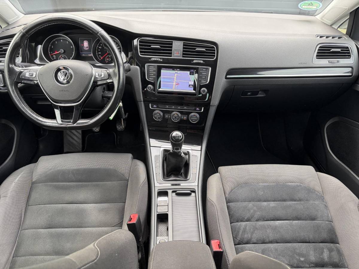 Volkswagen Golf Volkswagen Golf 1.4 TSI ACT Highline ✓1e Eigenaar✓Navi✓Trekhaak✓Clima✓Cruise✓Pdc V+A✓Recent beurt gehad✓6 Bak✓141pk✓18” lm velgen✓N.A.P✓Apk tot 02-2027